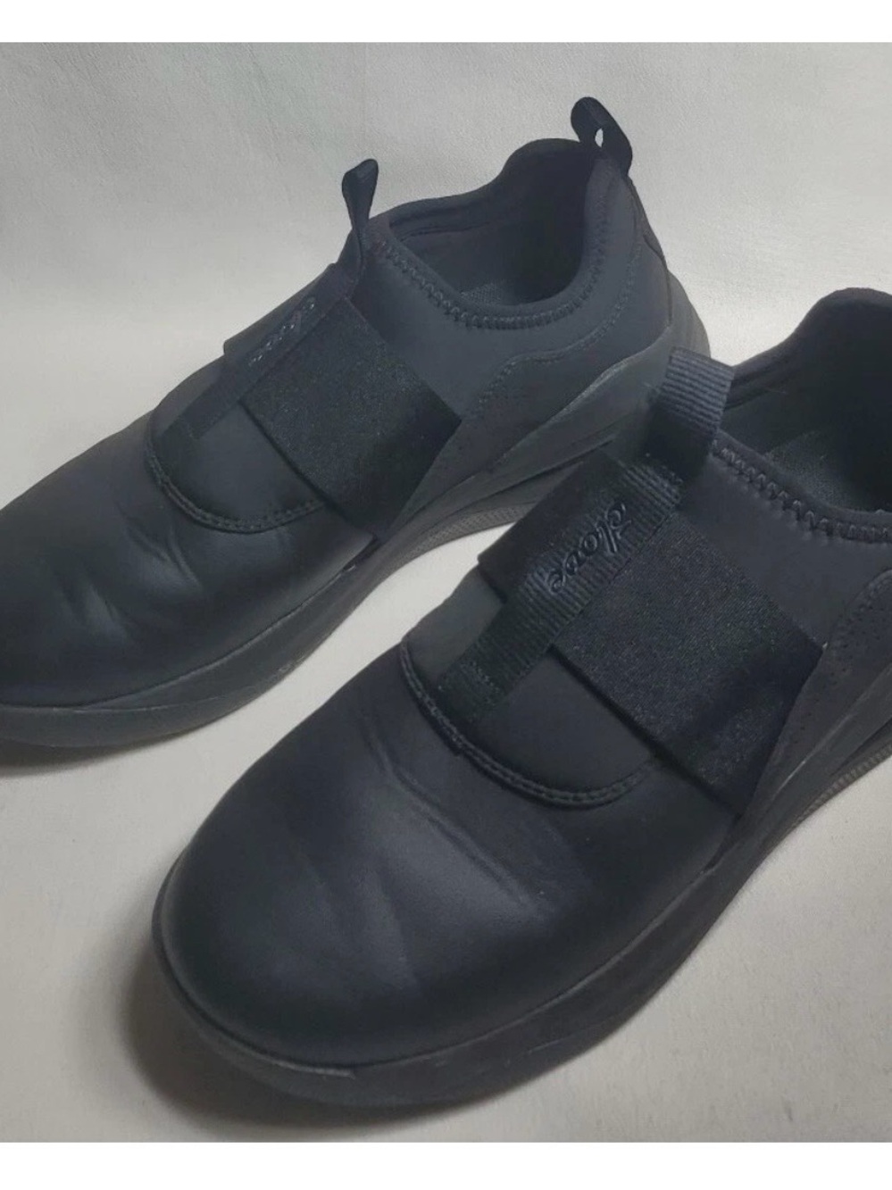 Men's Black Slip-On Elastic Sneakers